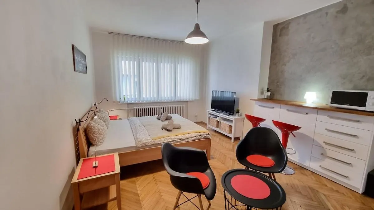 Апартаменты Stylish Flat in Top Area ! New with Great Access Прага