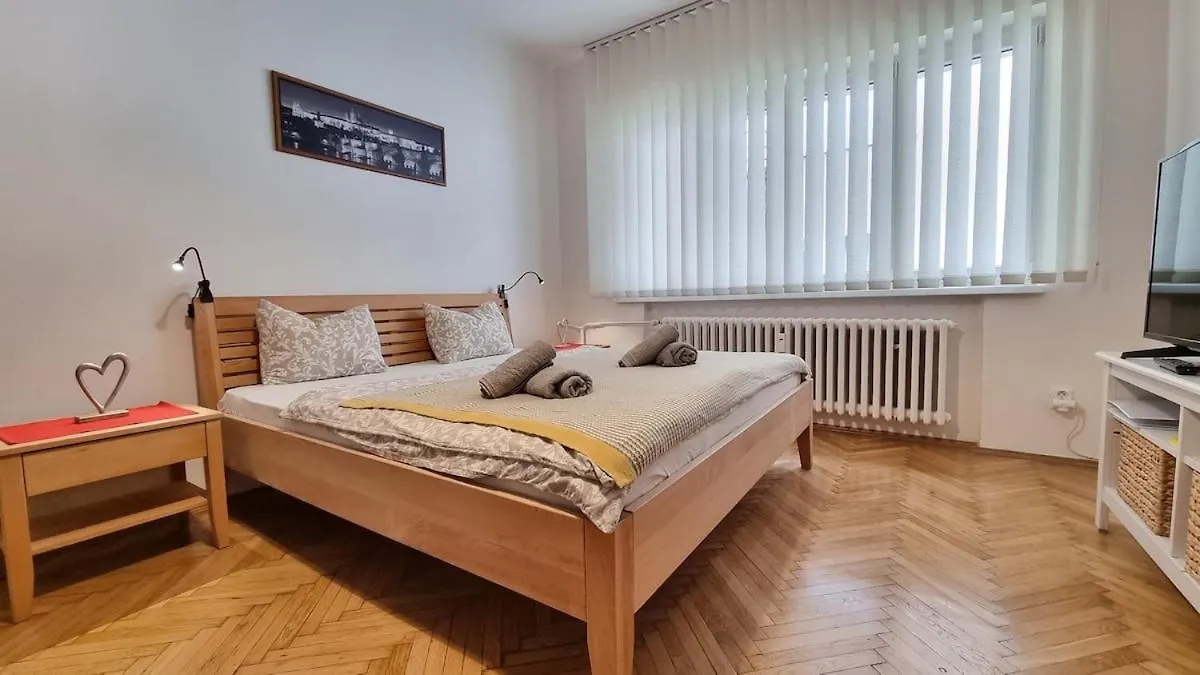 Stylish Flat in Top Area ! New with Great Access Прага Апартаменты